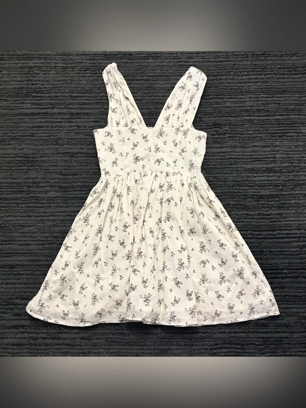 H&M Floral Print V Neck Sleeveless Flared Skirt Mini Dress - Picture 2 of 9